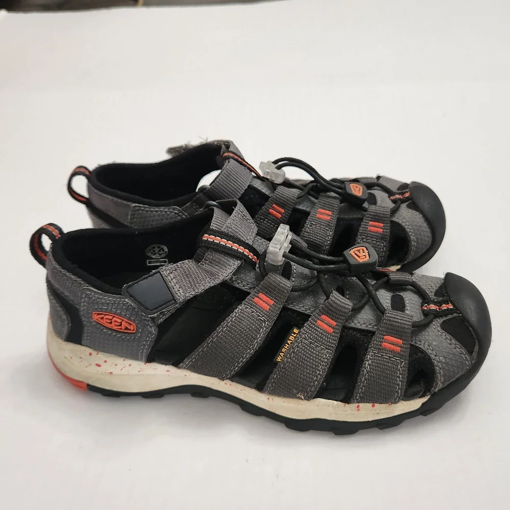 Keen big kids sandals Comfort beach shoes size 3